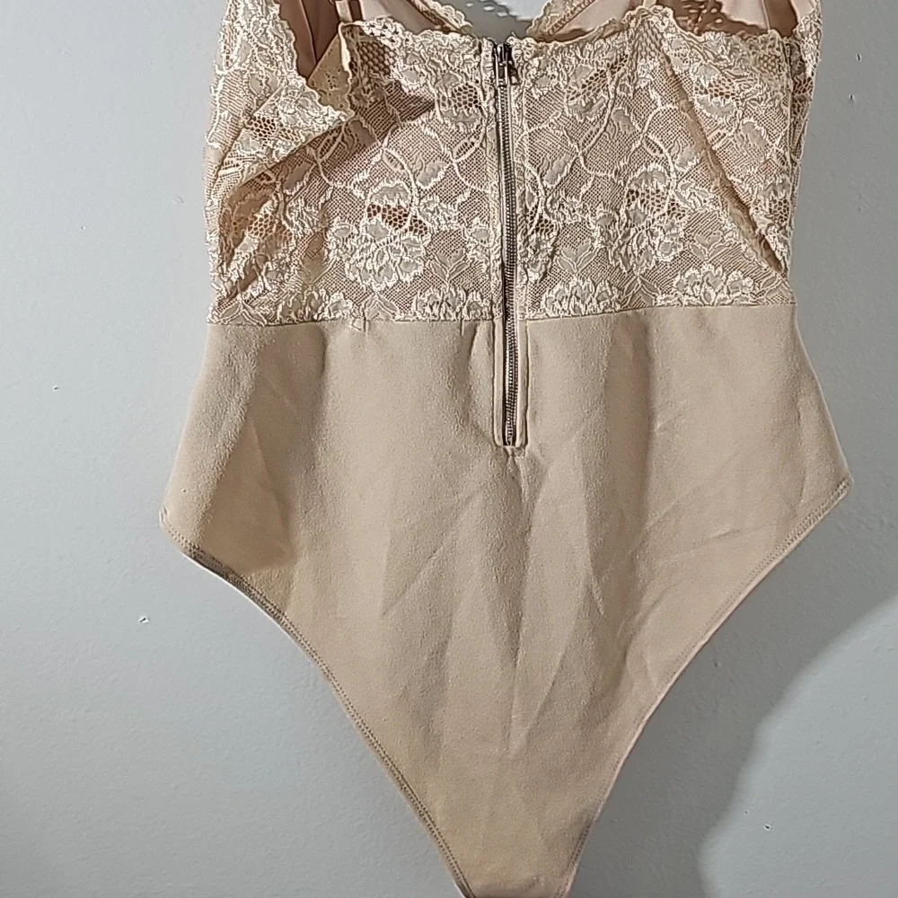 Padded Rose‎ shapewear,  lace 44D. XL. nude color.  NEW WITH TAGS